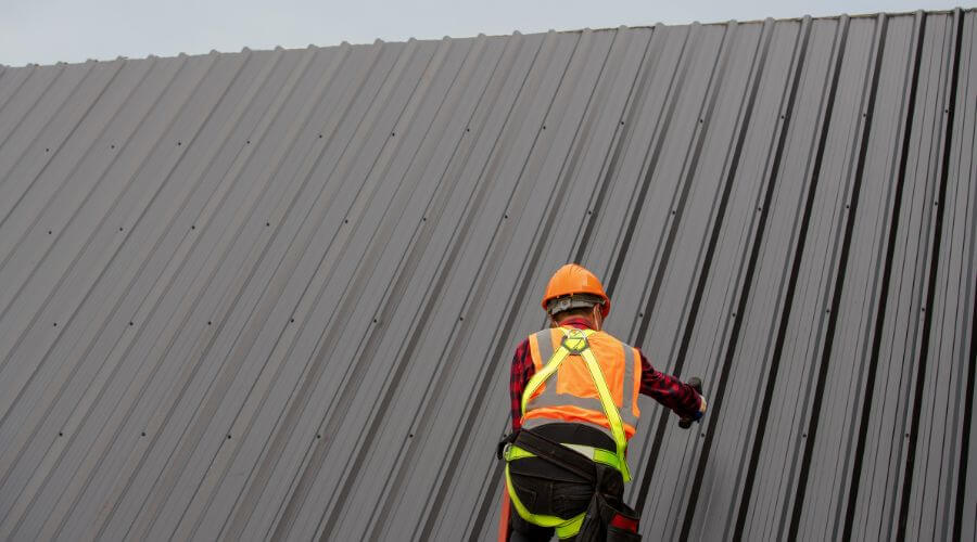 Professional gutter cleaning in Villa Grande, CA